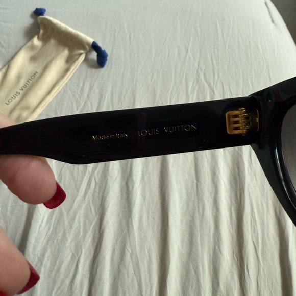 Louis Vuitton Black and White Sunglasses - Picture 6 of 10